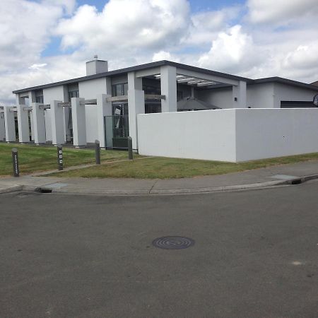 Accommodation In Frimley Hastings Exterior foto